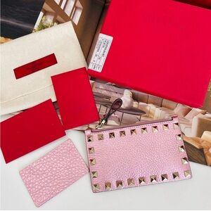 👛Sold👛VALENTINO GARAVANI Rockstud Grainy Calfskin Metallic Pink Card Holder